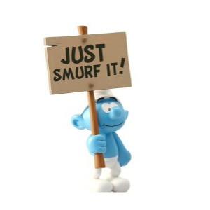 Plastoy Smurf met een bord in de hand. Met Just smuf it. 15 cm